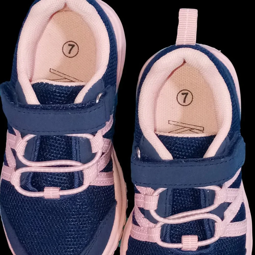 K KomForme girl toddler pink and navy blue tennis/running sneaker size 7. - Picture 3 of 3